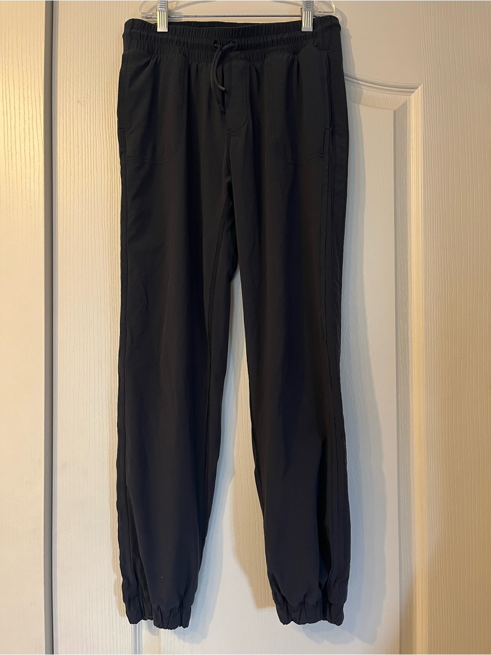 Ivivva Lululemon black lined studio pant joggers athleisure travel wear Girl 14